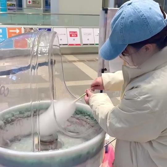 わたあめ実演の手元のアップ